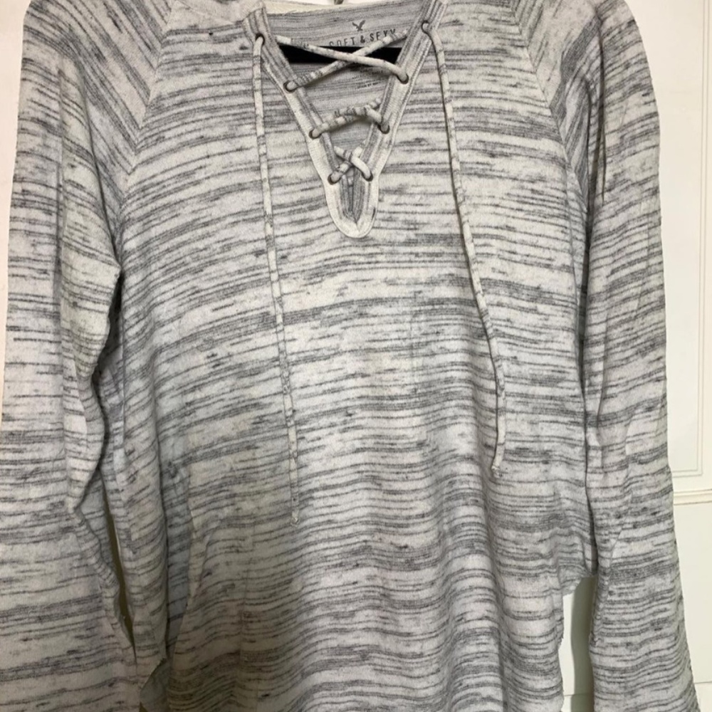 American Eagle Plush Thin Grey Sweater